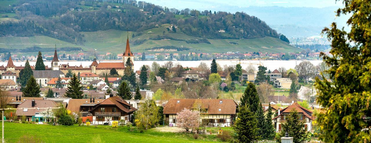 Bed&Breakfast Region Murtensee Münchenwiler Buitenkant foto