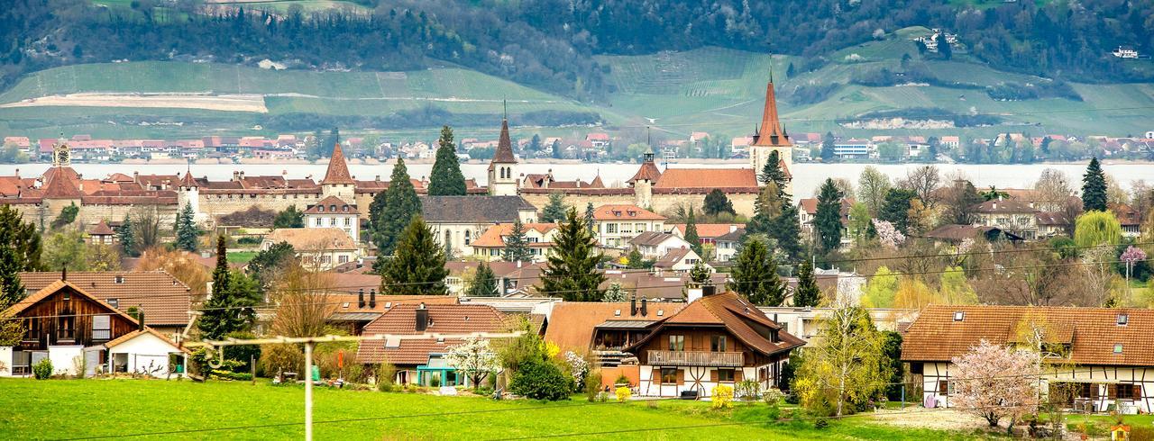 Bed&Breakfast Region Murtensee Münchenwiler Buitenkant foto