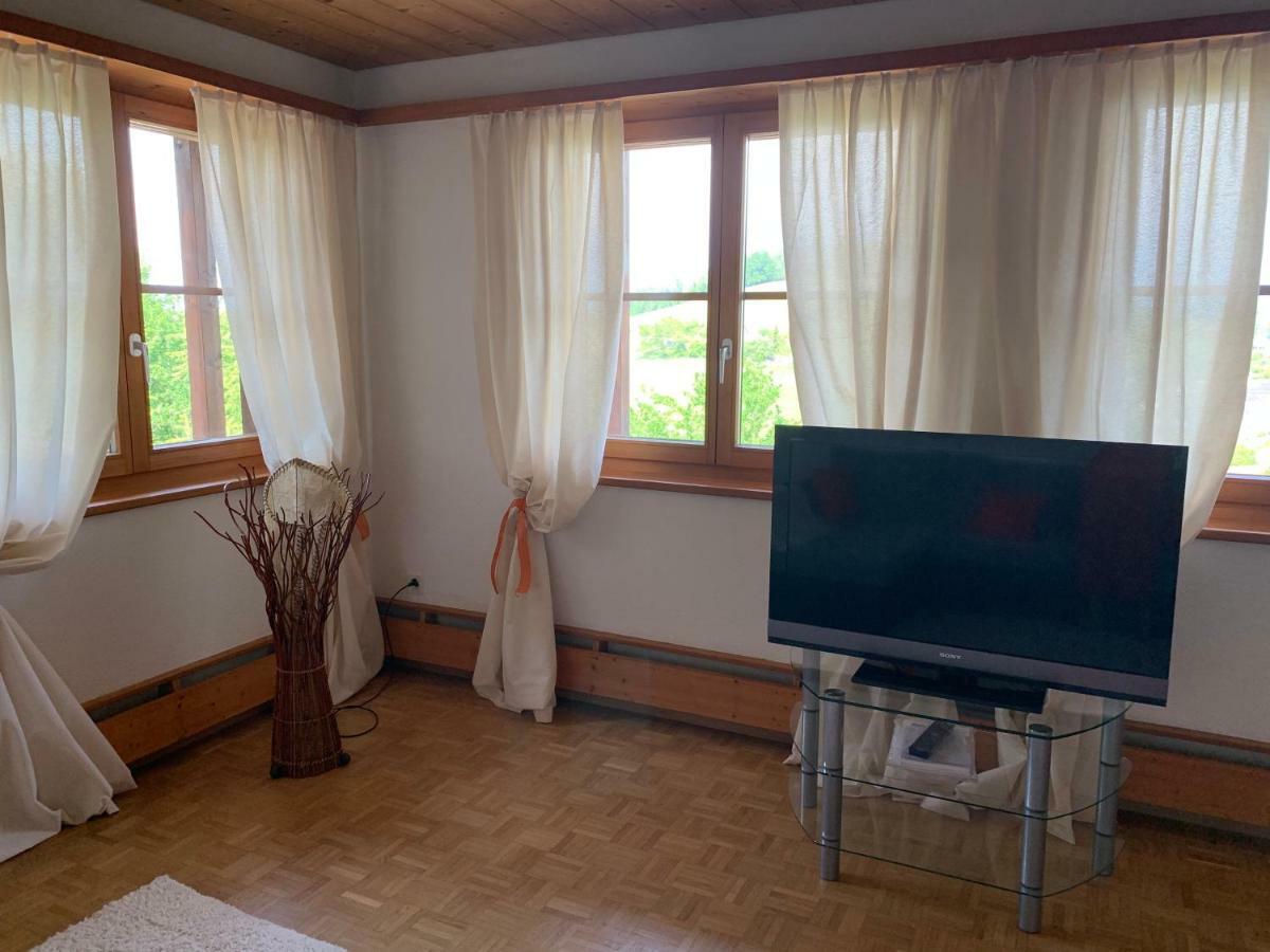 Bed&Breakfast Region Murtensee Münchenwiler Buitenkant foto
